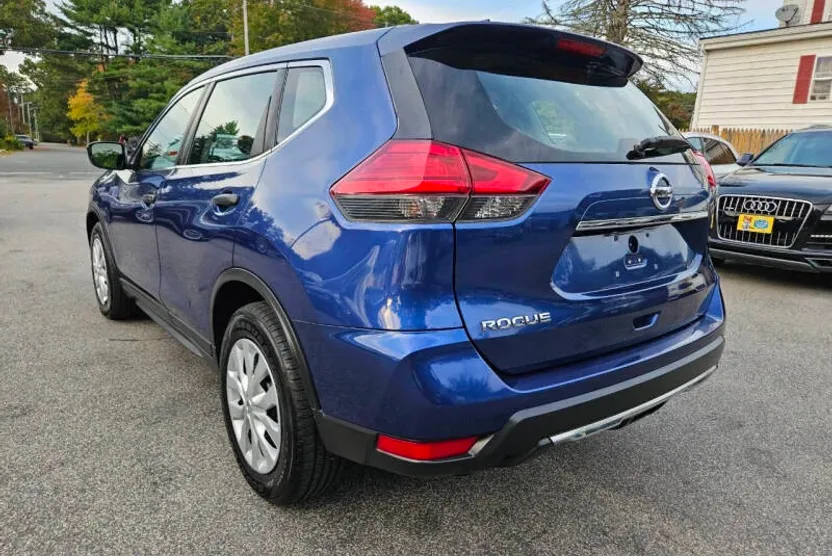 2017 Nissan Rogue S photo 1