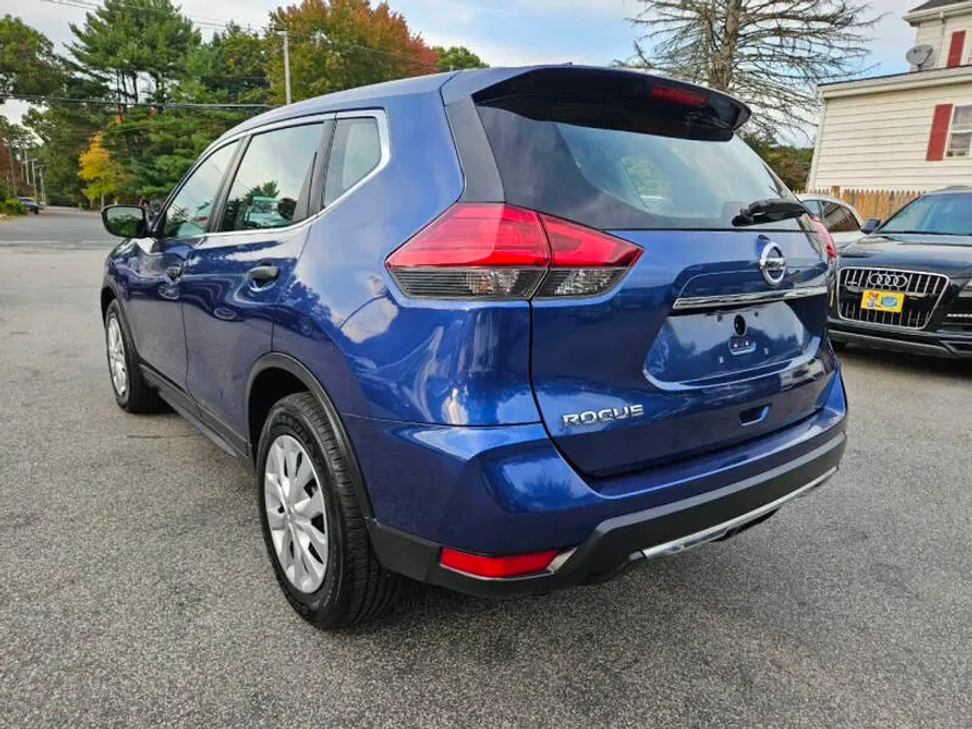 2017 Nissan Rogue S photo 1