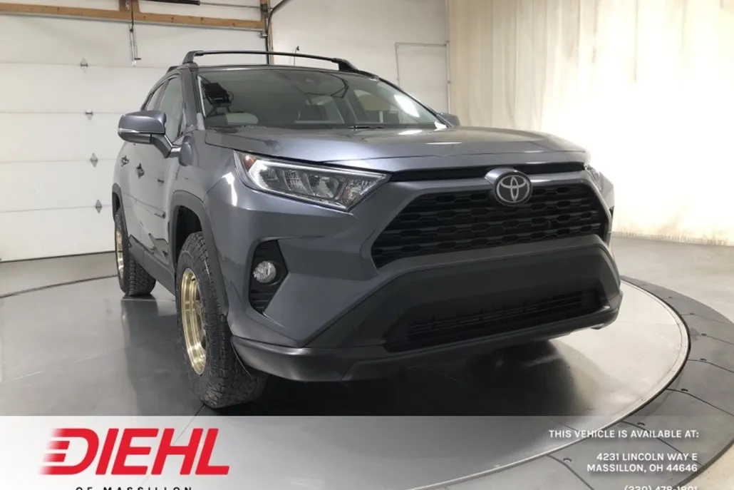 2020 Toyota RAV4 XLE Sport photo 1