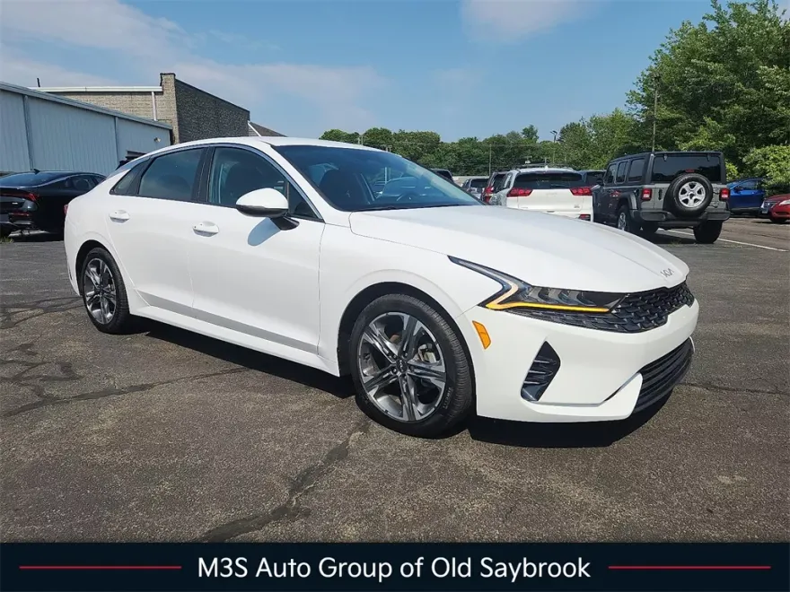 2022 Kia K5 LXS photo 1