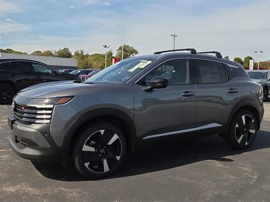 2026 Nissan Kicks SR photo 1