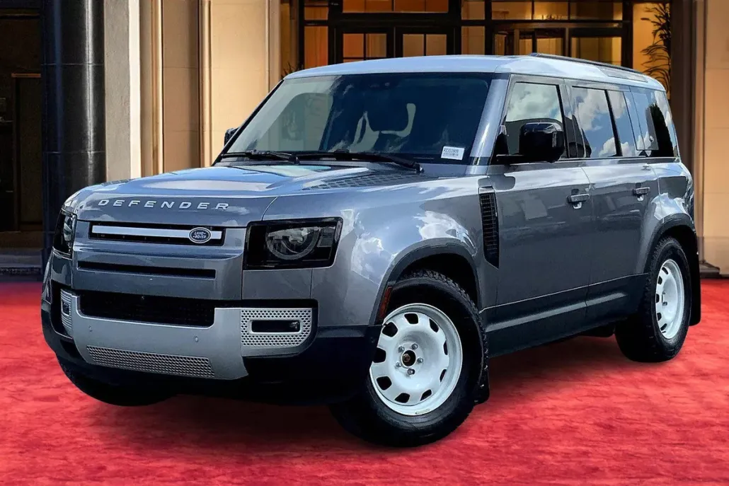 2024 Land Rover Defender S photo 1