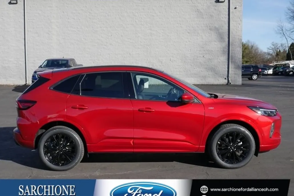 2024 Ford Escape ST-Line Elite photo 1