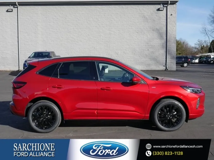 2024 Ford Escape ST-Line Elite photo 1