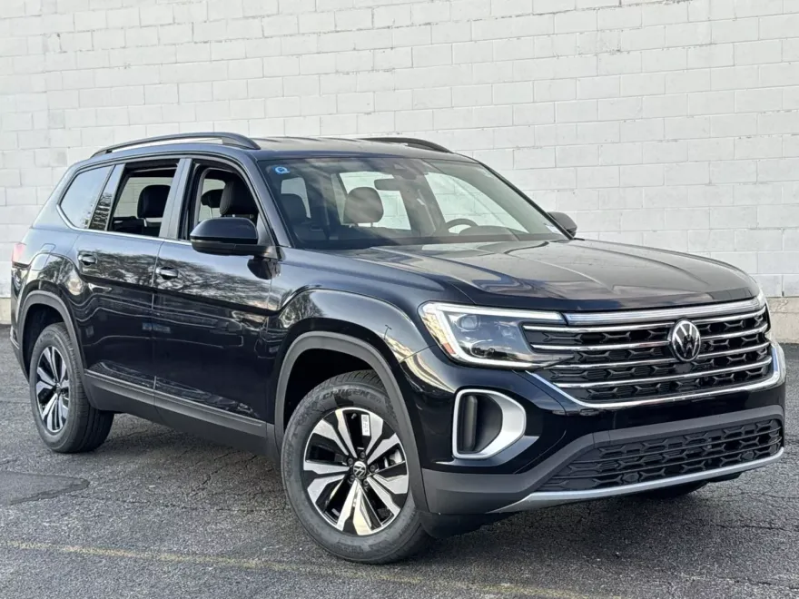 2025 Volkswagen Atlas SE photo 1