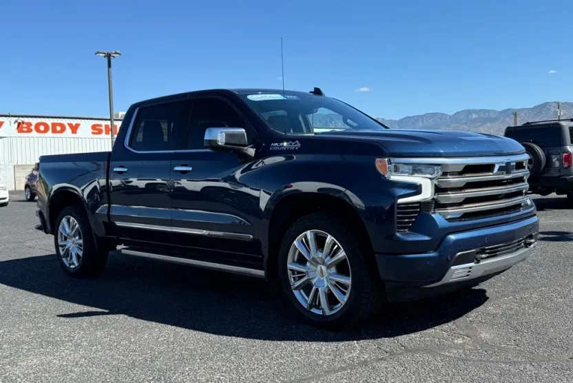 2022 Chevrolet Silverado High Country photo 1