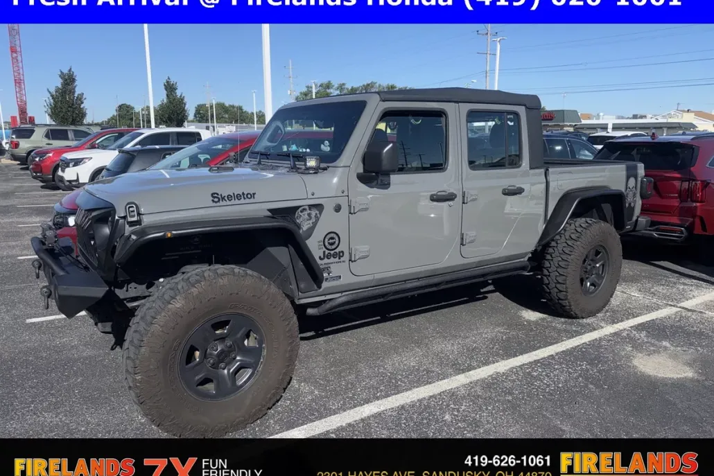 2023 Jeep Gladiator Sport photo 1