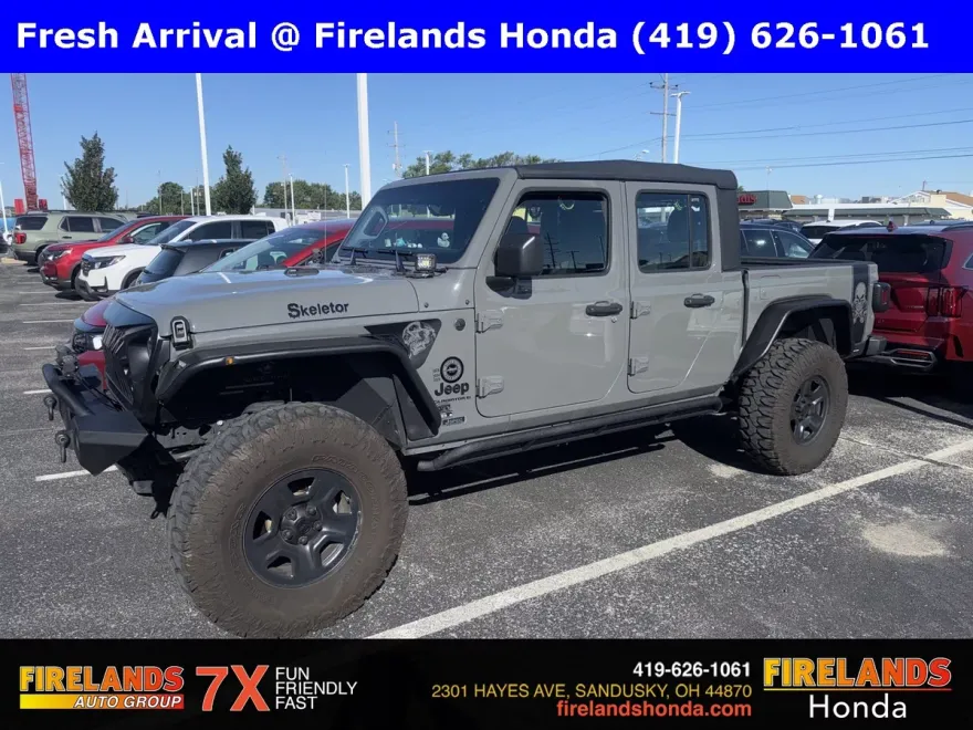 2023 Jeep Gladiator Sport photo 1
