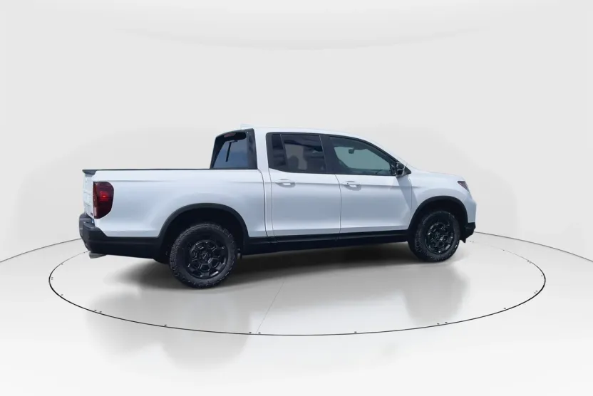 2025 Honda Ridgeline TrailSport photo 1