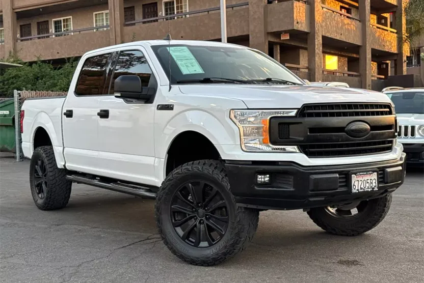 2019 Ford F-150 XLT photo 1