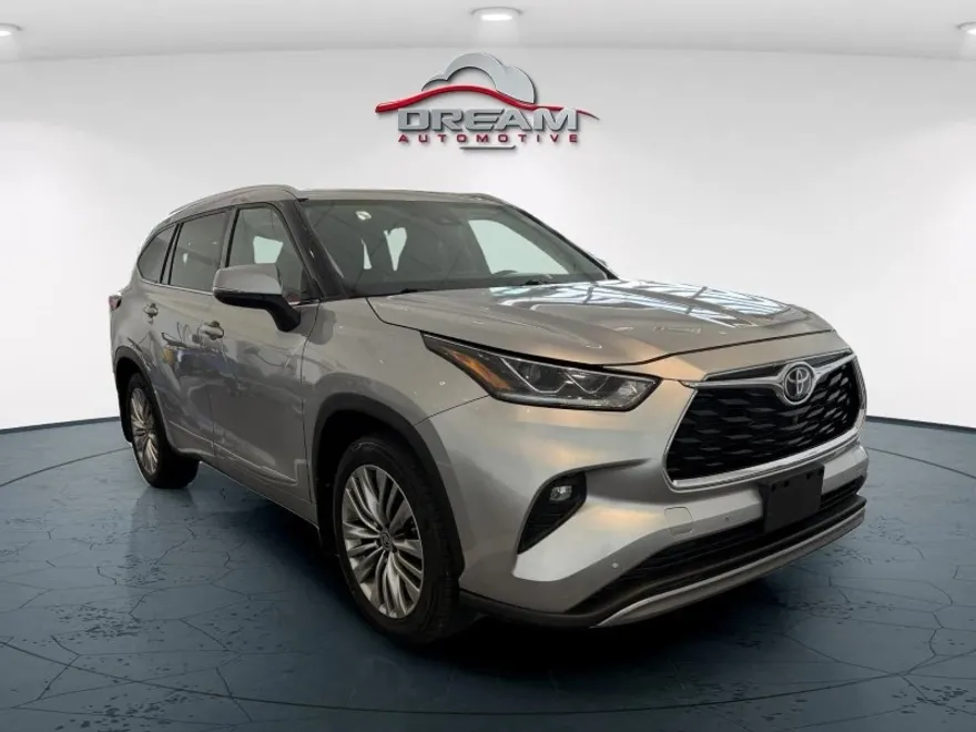 2022 Toyota Highlander Platinum photo 1
