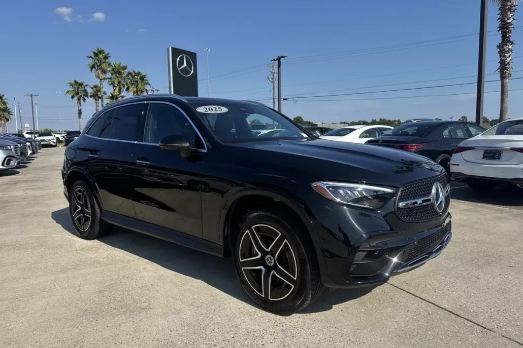 2025 Mercedes Benz GLC 300 4MATIC photo 1