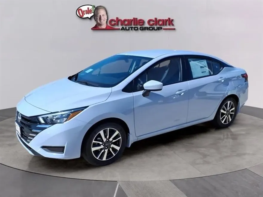 2025 Nissan Versa SV photo 1