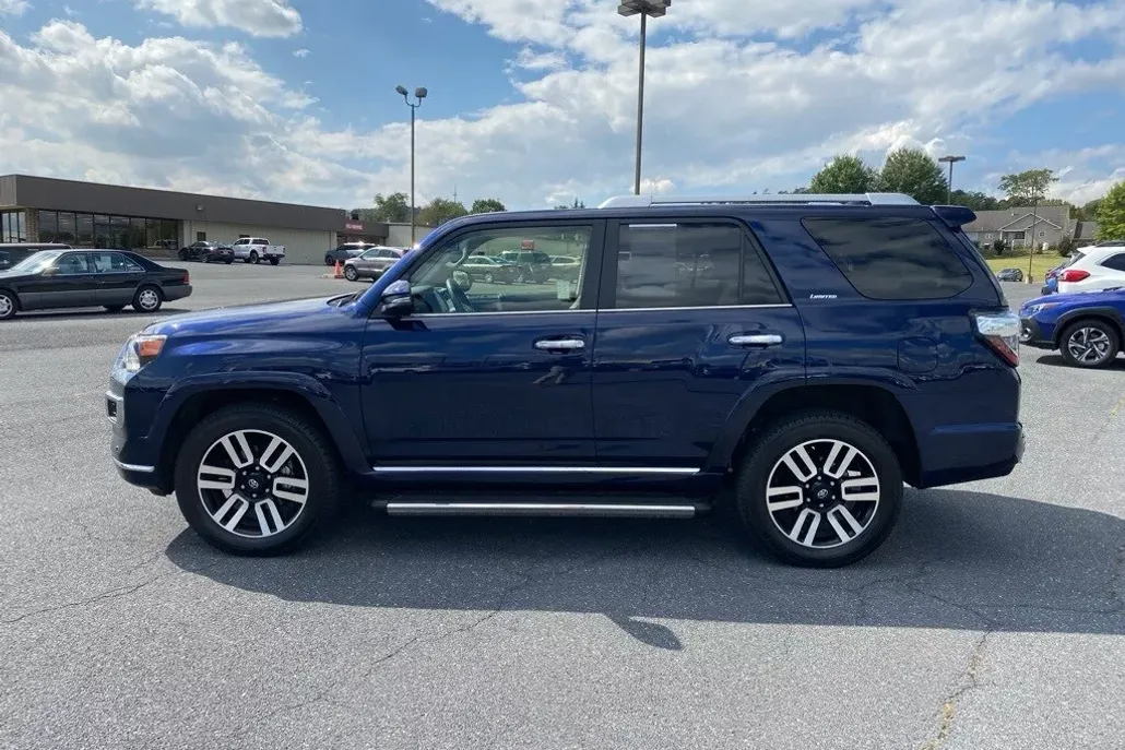 2024 Toyota 4Runner Limited photo 1