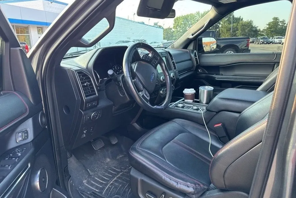2019 Ford Expedition MAX Limited photo 1
