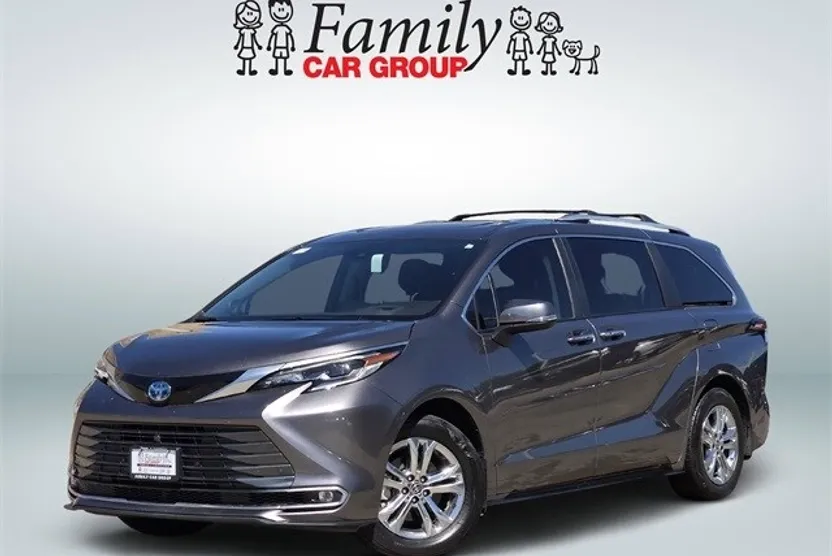 2024 Toyota Sienna Platinum photo 1