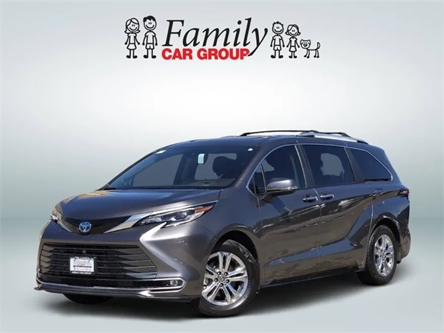 2024 Toyota Sienna Platinum photo 1