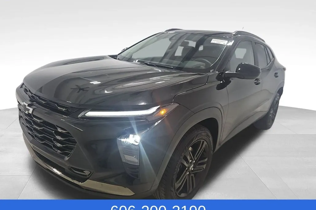 2025 Chevrolet Trax ACTIV photo 1