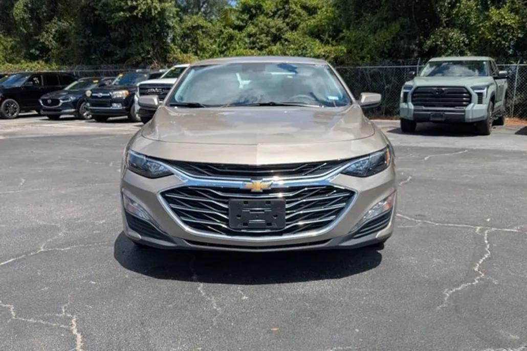 2024 Chevrolet Malibu 1LT photo 1