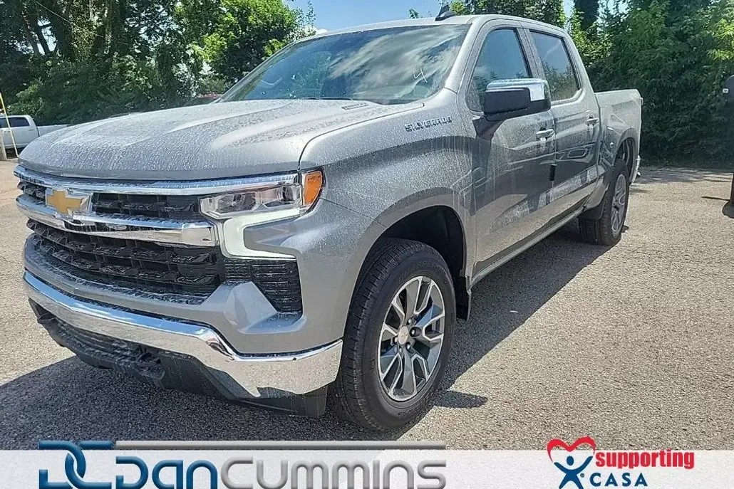 2026 Chevrolet Silverado 1500 LT photo 1