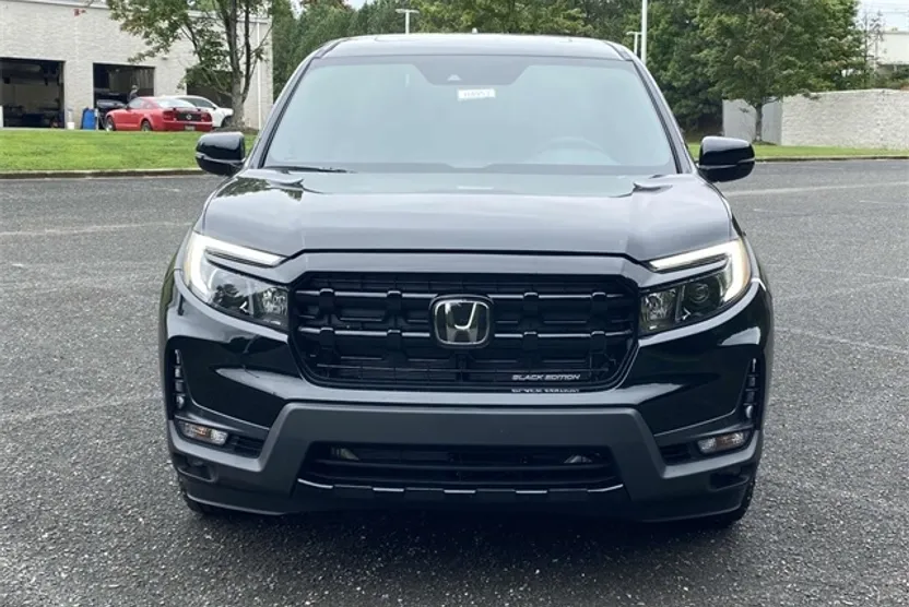 2025 Honda Ridgeline Black Edition photo 1
