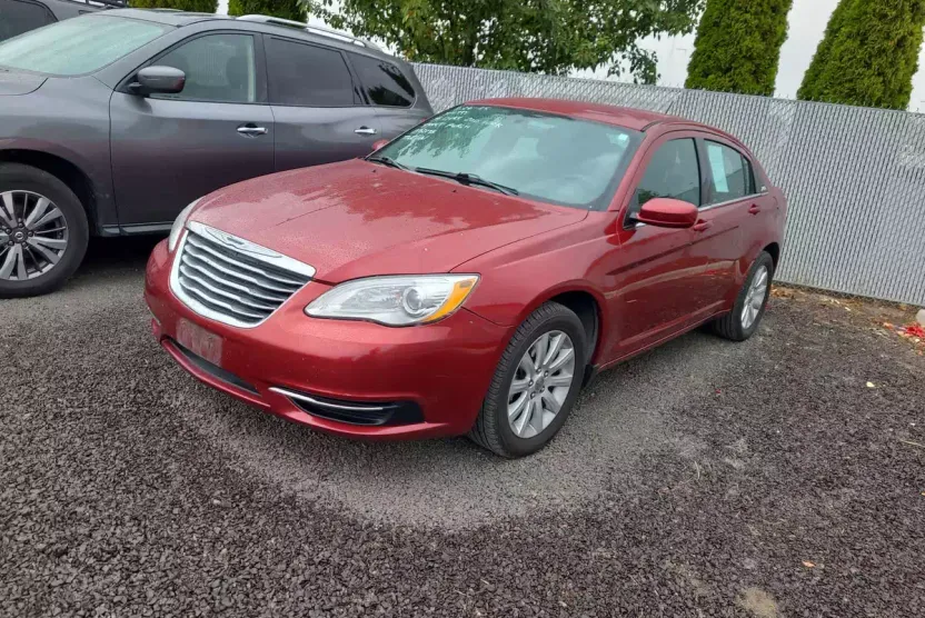2014 Chrysler 200 Touring photo 1