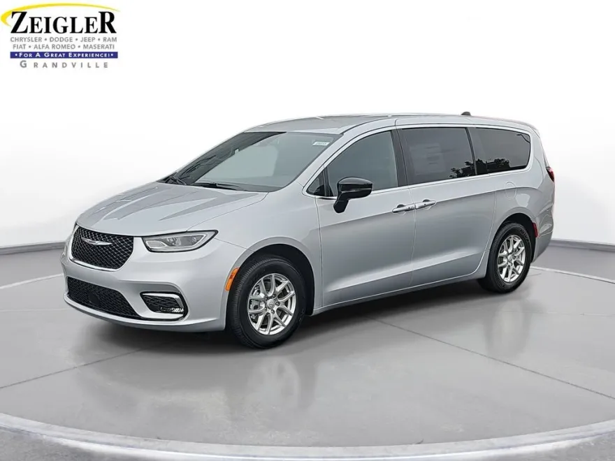 2026 Chrysler Pacifica photo 1