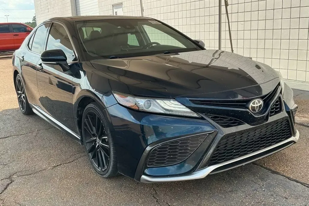 2021 Toyota Camry XSE photo 1