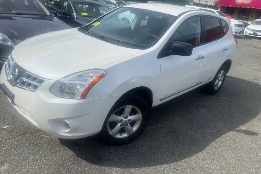 2012 Nissan Rogue SV photo 1