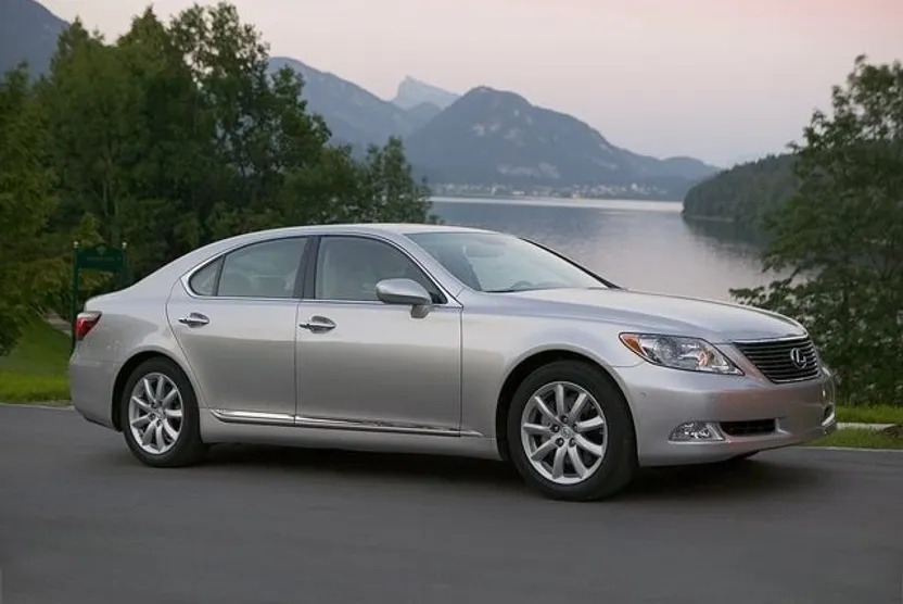 2008 Lexus LS 460 photo 1
