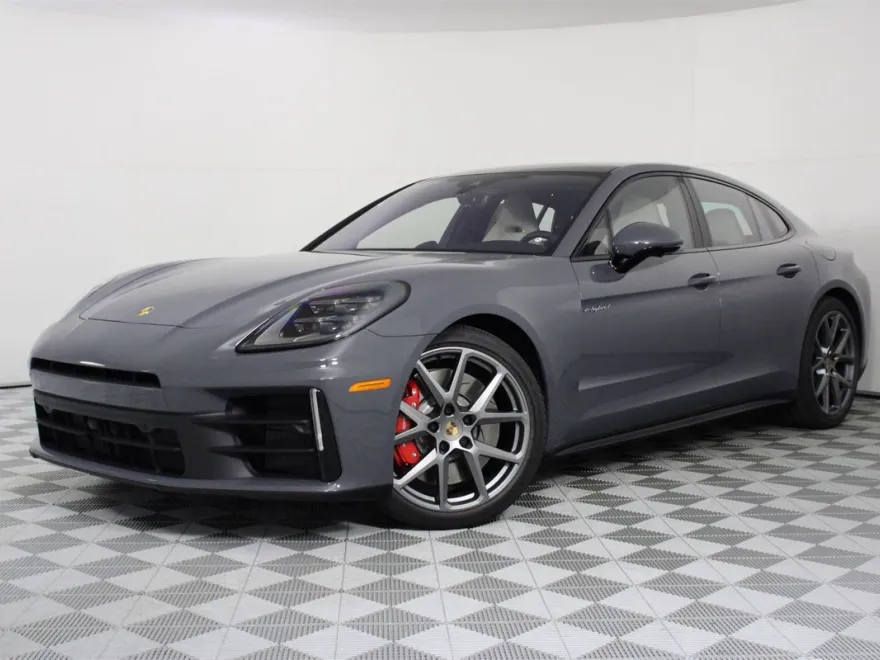 2026 Porsche Panamera E-Hybrid 4S photo 1