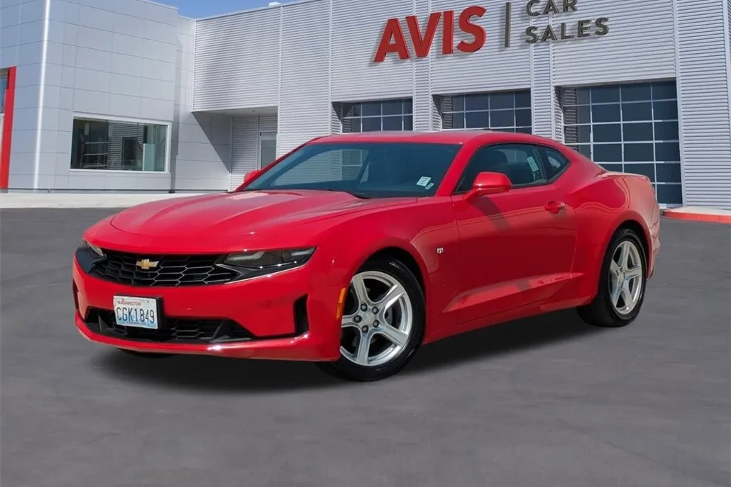 2023 Chevrolet Camaro 1LT photo 1