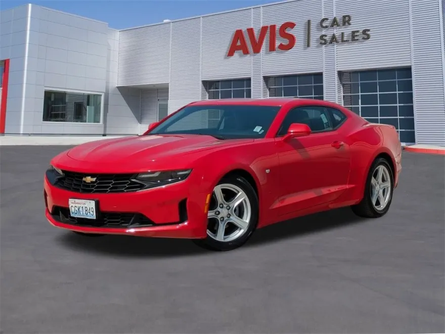 2023 Chevrolet Camaro 1LT photo 1