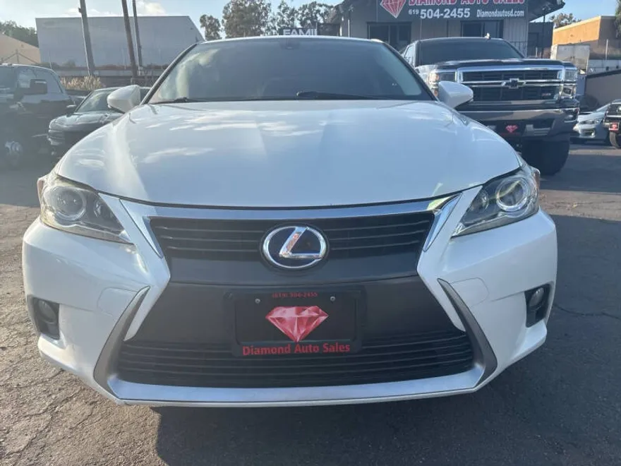 2014 Lexus CT 200h photo 1