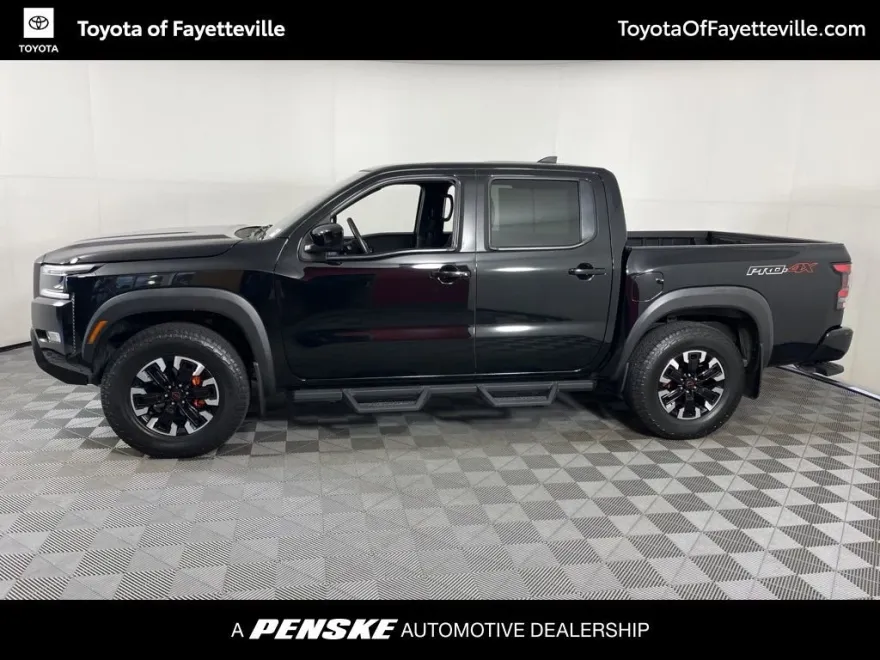 2023 Nissan Frontier PRO-4X photo 1