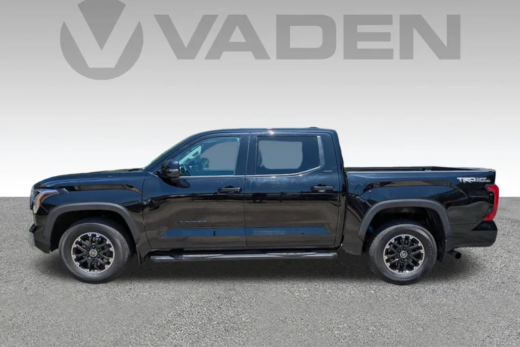 2022 Toyota Tundra SR5 photo 1