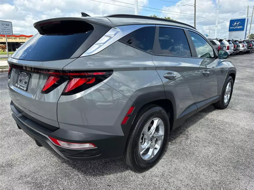 2024 Hyundai Tucson SEL photo 1