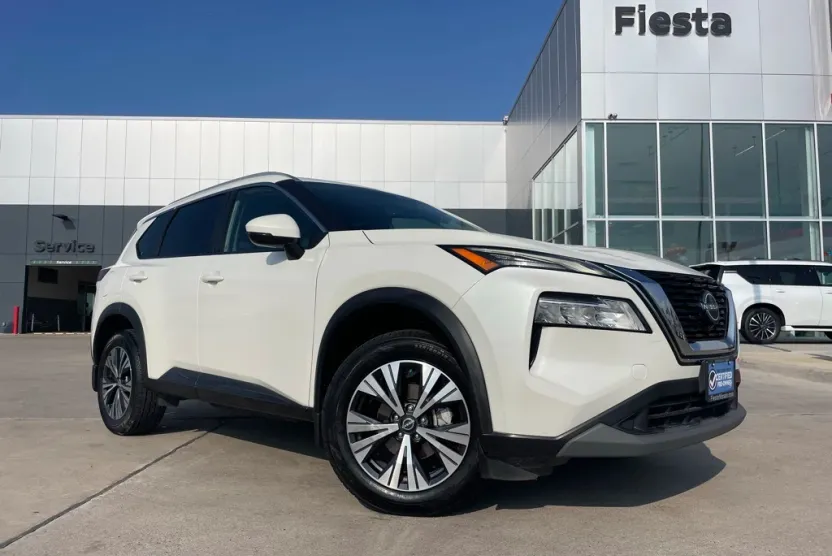 2022 Nissan Rogue SV photo 1