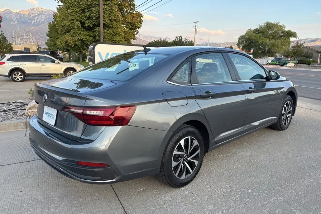 2024 Volkswagen Jetta 1.5T S photo 1