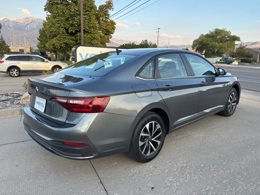 2024 Volkswagen Jetta 1.5T S photo 1