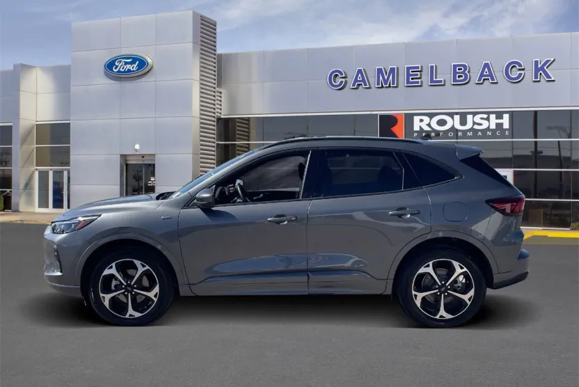 2024 Ford Escape ST-Line Elite photo 1