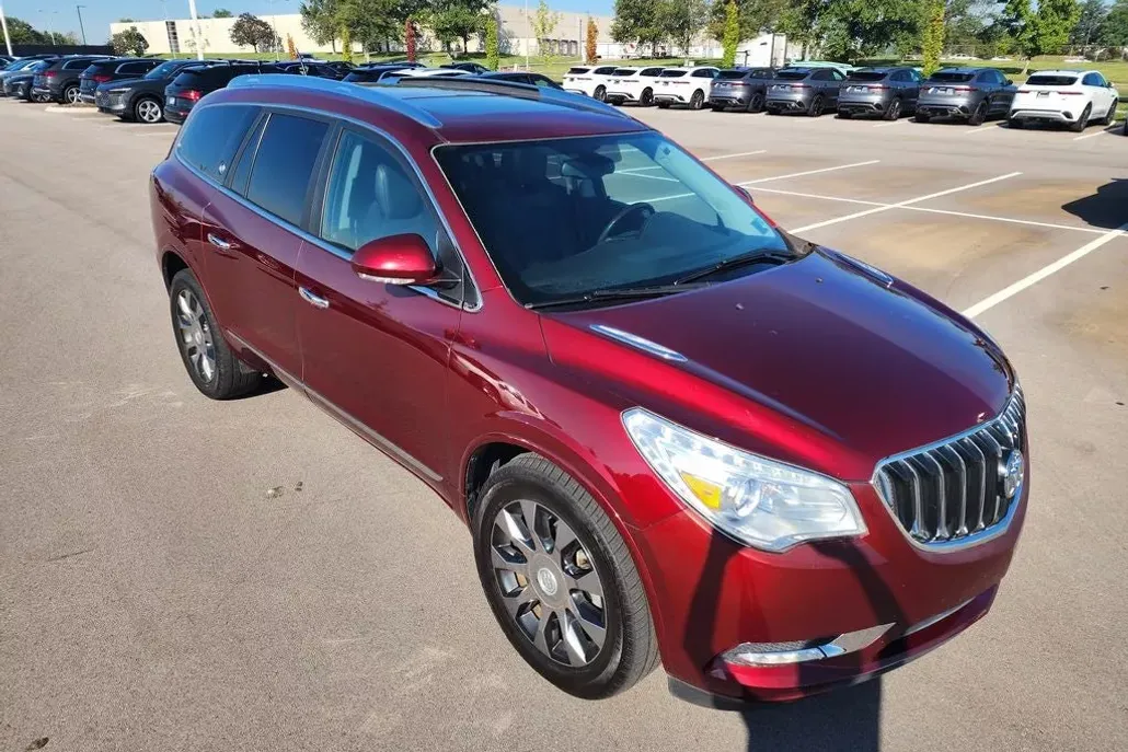 2017 Buick Enclave Leather photo 1