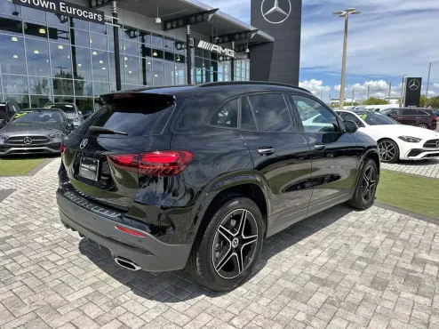 2025 Mercedes Benz GLA 250 photo 4