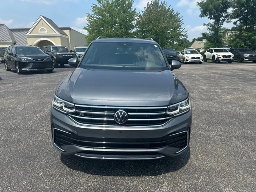 2022 Volkswagen Tiguan SEL Premium R-Line photo 1
