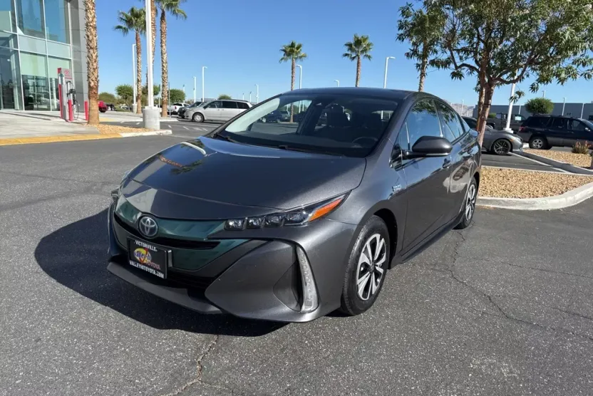 2018 Toyota Prius Prime Plus photo 1