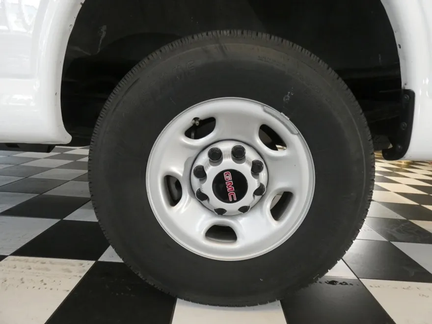 2023 Gmc Savana Cargo 2500 photo 1