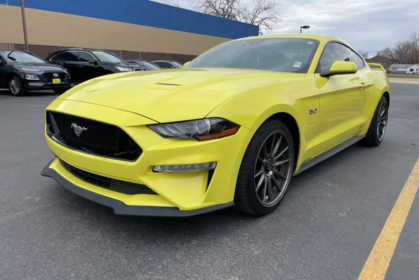 2021 Ford Mustang GT photo 1