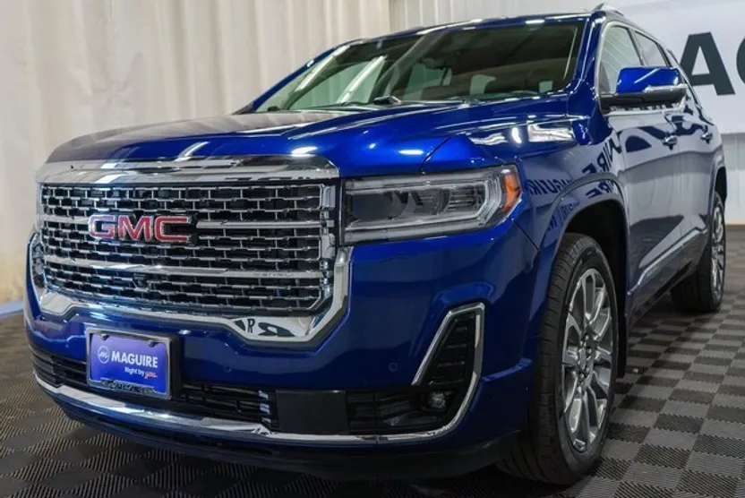 2023 Gmc Acadia Denali photo 1