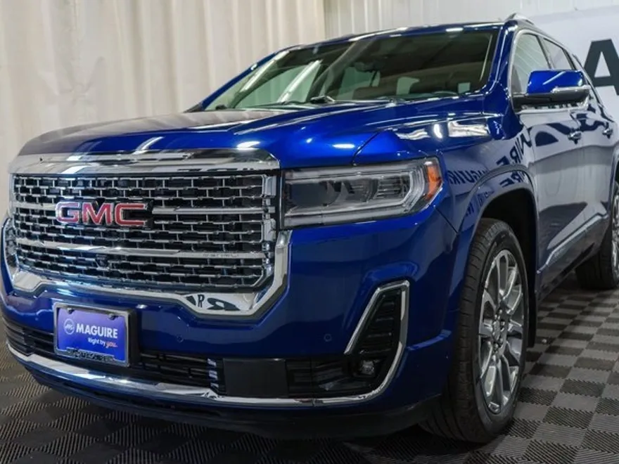 2023 Gmc Acadia Denali photo 1