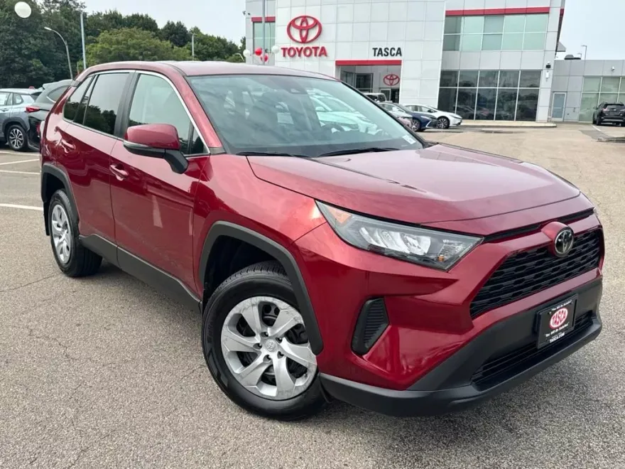 2022 Toyota RAV4 LE photo 1